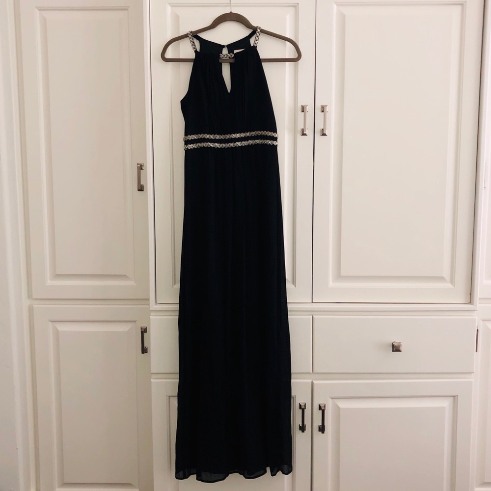 Stunning black dress!